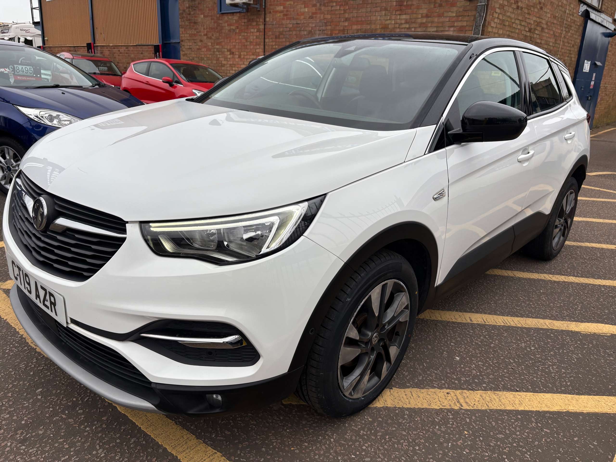 A 2019 VAUXHALL GRANDLAND X 1.2 Turbo Sport Nav SUV 5 Door (130 ps) A 2019 VAUXHALL GRANDLAND X 1.2 Turbo Sport Nav SUV 5 Door (130 ps)