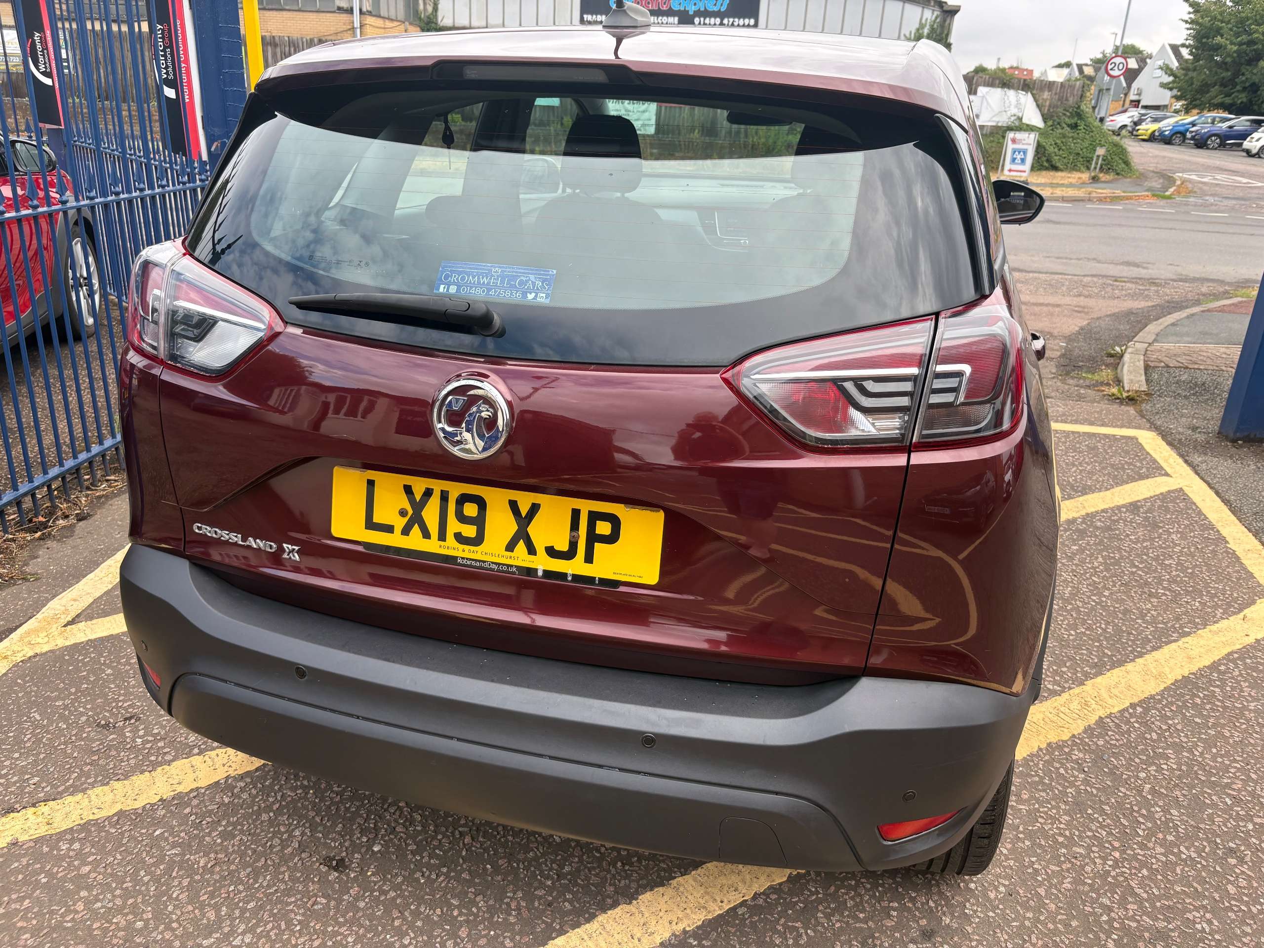 A 2019 VAUXHALL CROSSLAND X 1.2 SE SUV 5 Door Petrol Manual Euro 6 (83 ps) A 2019 VAUXHALL CROSSLAND X 1.2 SE SUV 5 Door Petrol Manual Euro 6 (83 ps)