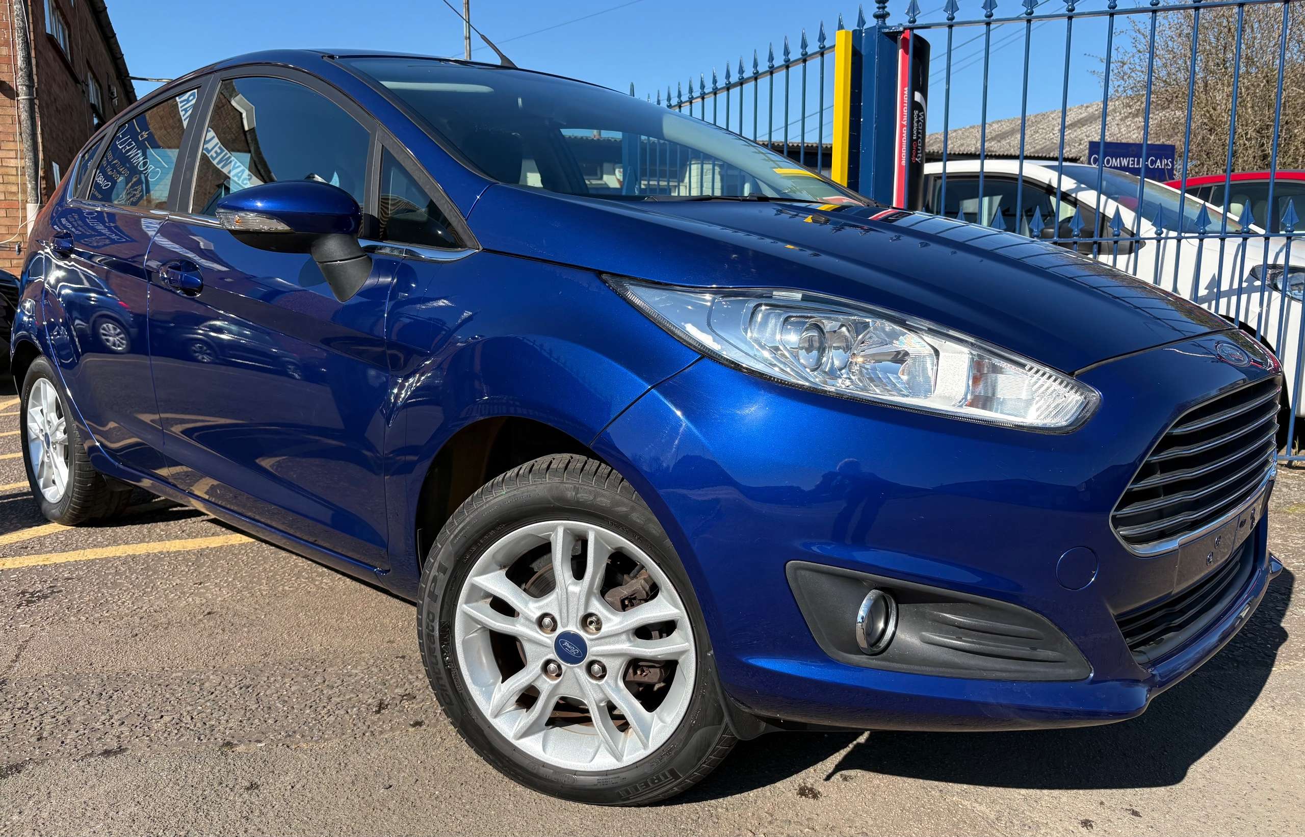 A 2014 FORD FIESTA 1.25 Zetec Hatchback 5 Door - 7000 miles only A 2014 FORD FIESTA 1.25 Zetec Hatchback 5 Door - 7000 miles only