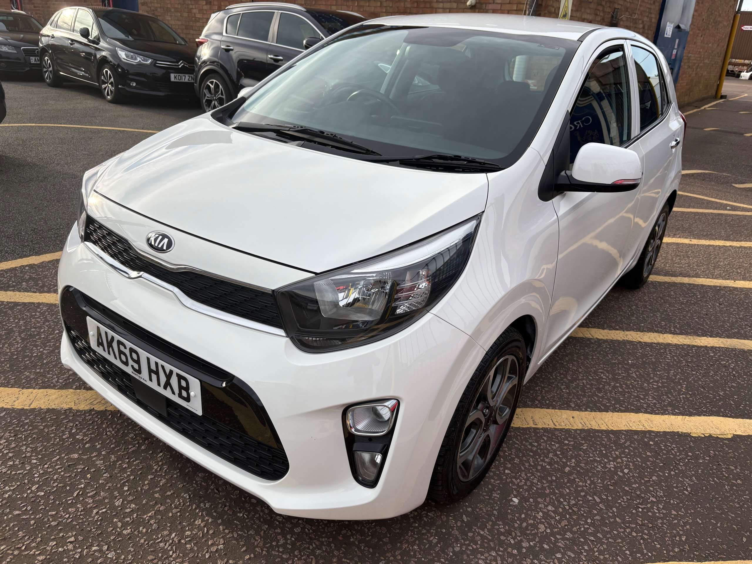 A 2019 KIA PICANTO 1.25 3 Hatchback 5dr Petrol Auto Euro 6 (83 bhp) A 2019 KIA PICANTO 1.25 3 Hatchback 5dr Petrol Auto Euro 6 (83 bhp)