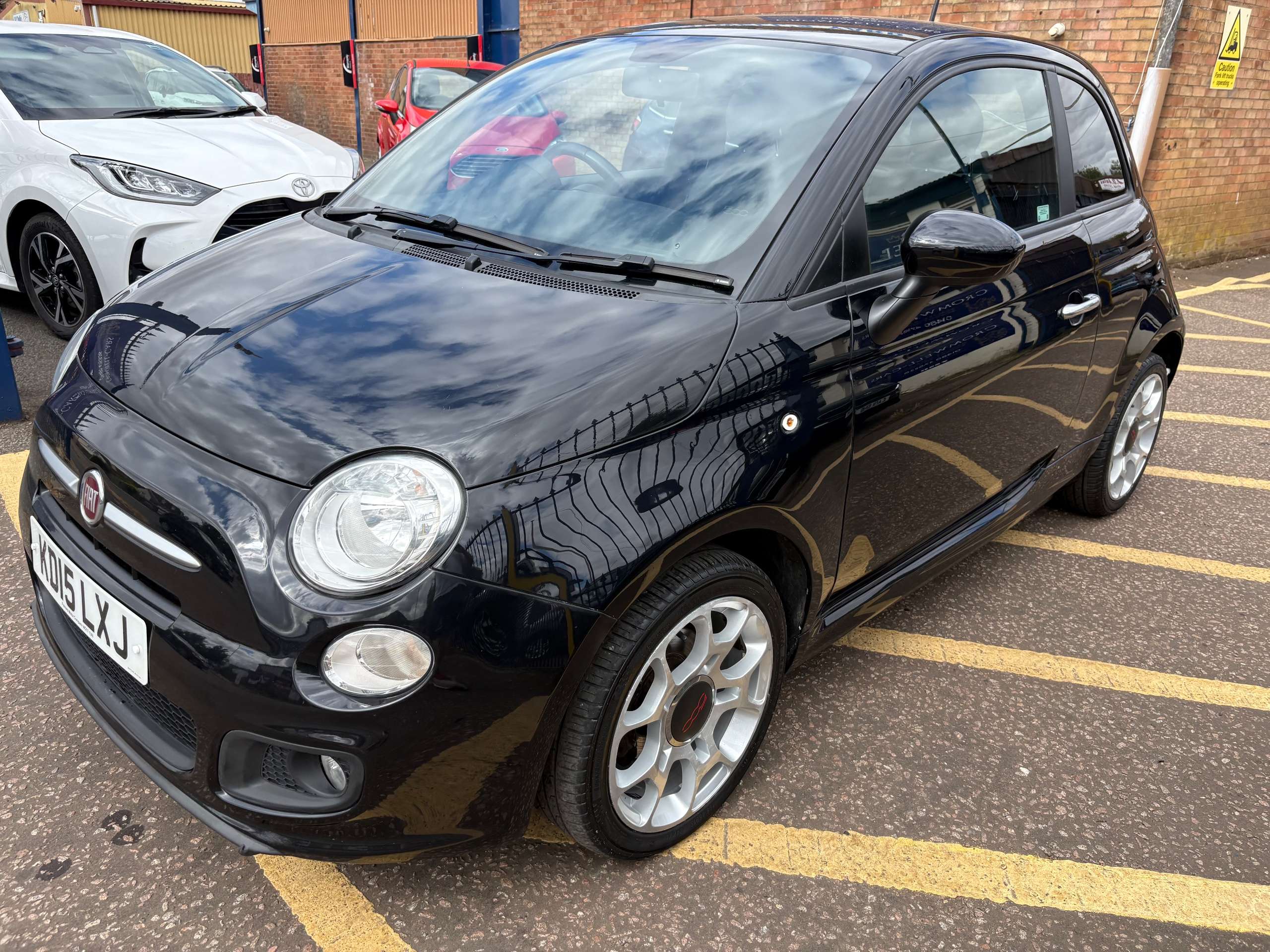 A 2015 FIAT 500 1.2 S Hatchback 3dr Petrol Manual Euro 6 (s/s) (69 bhp) A 2015 FIAT 500 1.2 S Hatchback 3dr Petrol Manual Euro 6 (s/s) (69 bhp)