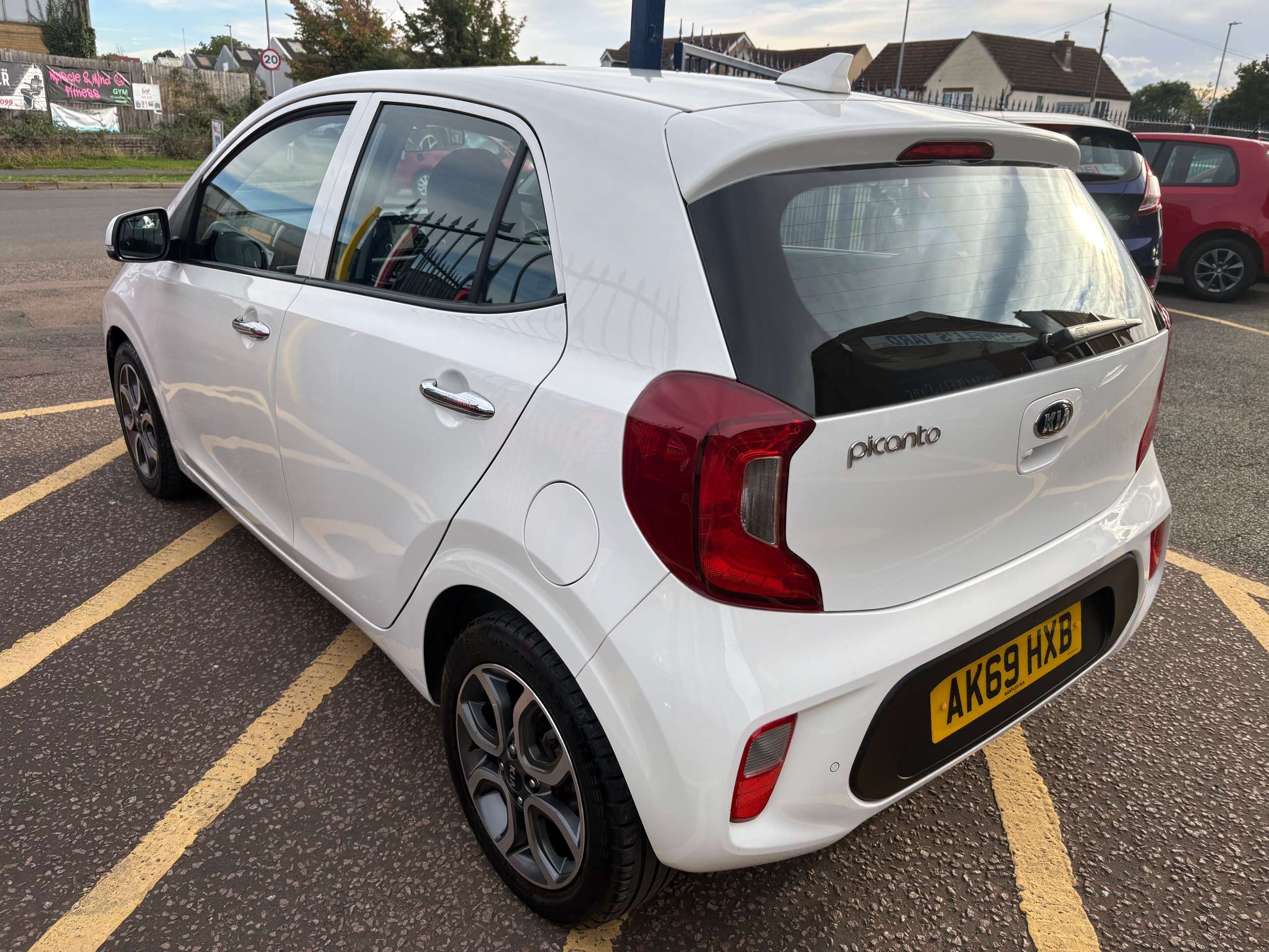 A 2019 KIA PICANTO 1.25 3 Hatchback 5dr Petrol Auto Euro 6 (83 bhp) A 2019 KIA PICANTO 1.25 3 Hatchback 5dr Petrol Auto Euro 6 (83 bhp)