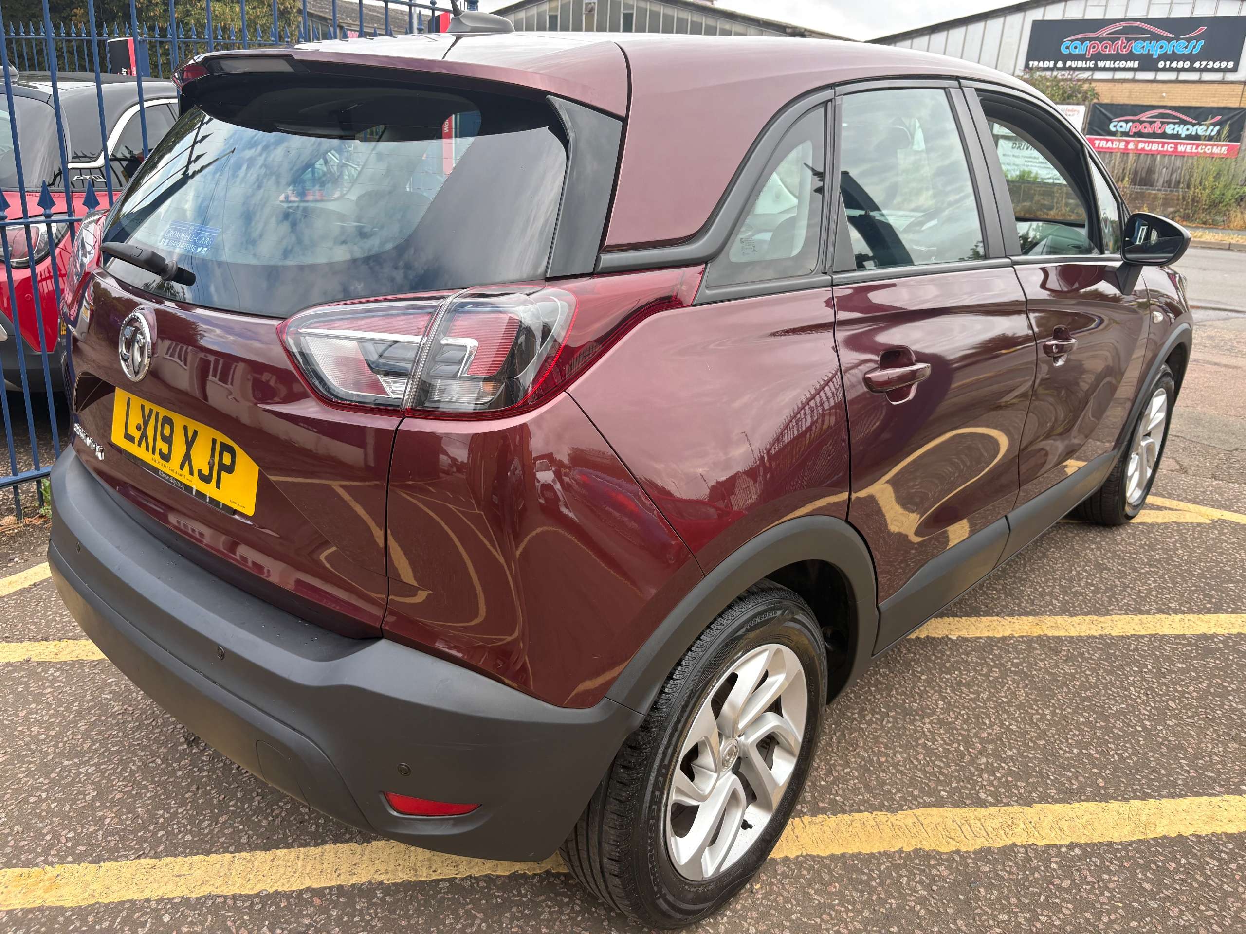 A 2019 VAUXHALL CROSSLAND X 1.2 SE SUV 5 Door Petrol Manual Euro 6 (83 ps) A 2019 VAUXHALL CROSSLAND X 1.2 SE SUV 5 Door Petrol Manual Euro 6 (83 ps)