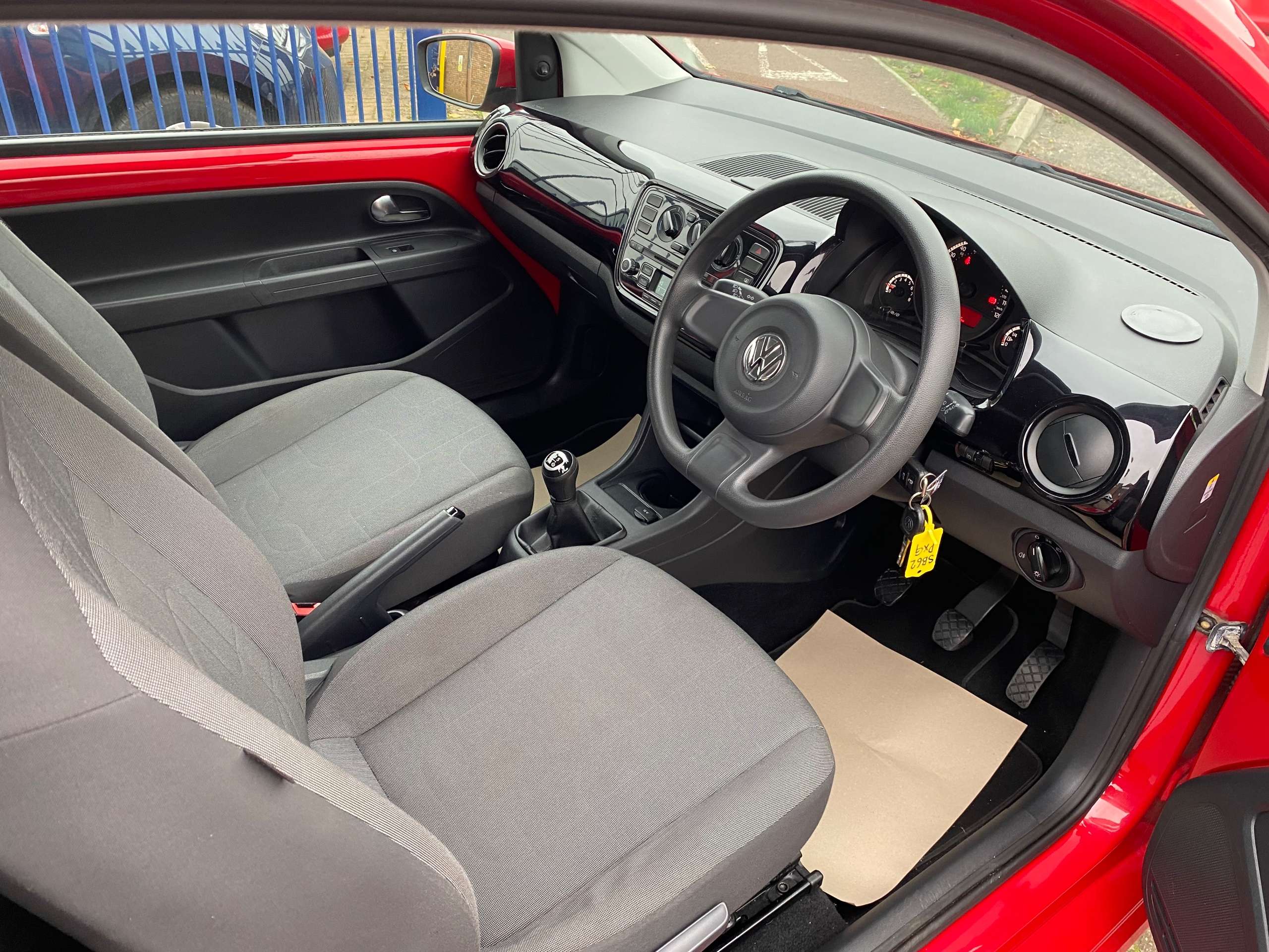 2013 VOLKSWAGEN UP 2013 VOLKSWAGEN UP