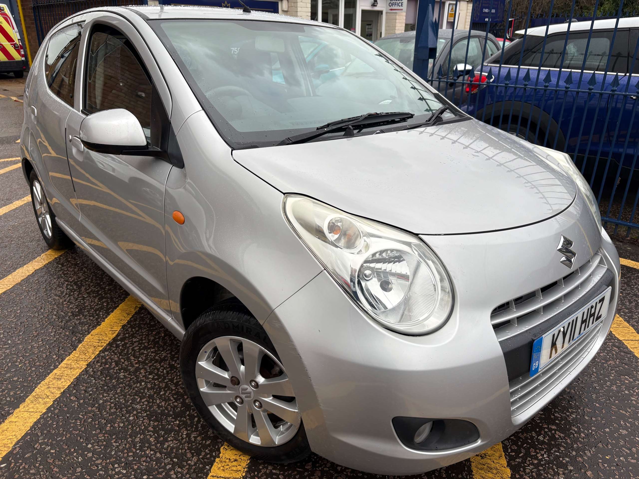 A 2011 SUZUKI ALTO 1.0 12V SZ4 Hatchback 5 Door- 20 Road Tax A 2011 SUZUKI ALTO 1.0 12V SZ4 Hatchback 5 Door- 20 Road Tax