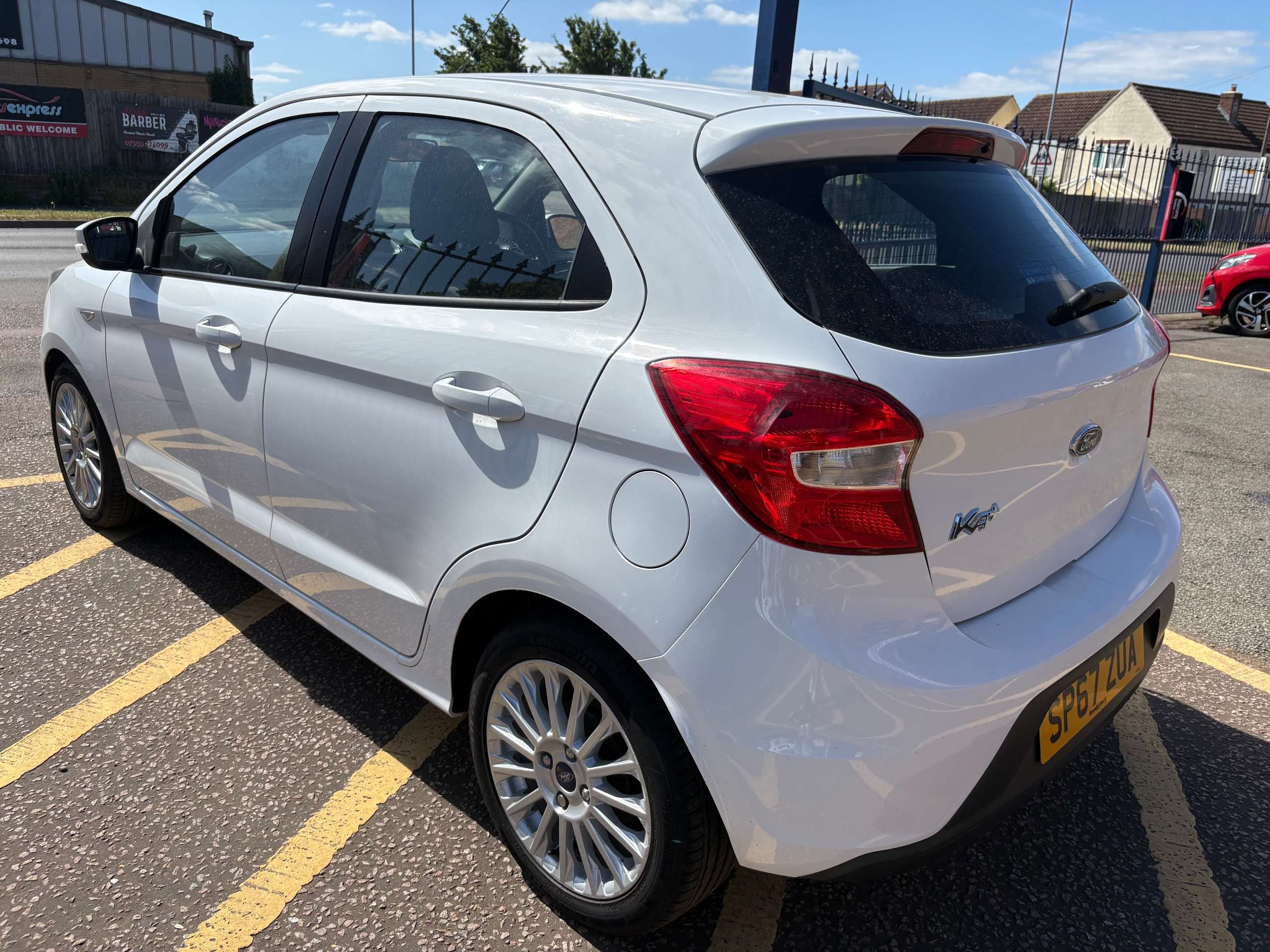 A 2017 FORD KA+ 1.2 Ti-VCT Zetec Hatchback 5 Door A 2017 FORD KA+ 1.2 Ti-VCT Zetec Hatchback 5 Door