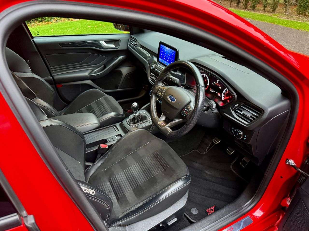 A 2020 FORD FOCUS 2.0 EcoBlue ST Hatchback 5dr Diesel Manual Euro 6 (s/s) (190 ps) A 2020 FORD FOCUS 2.0 EcoBlue ST Hatchback 5dr Diesel Manual Euro 6 (s/s) (190 ps)