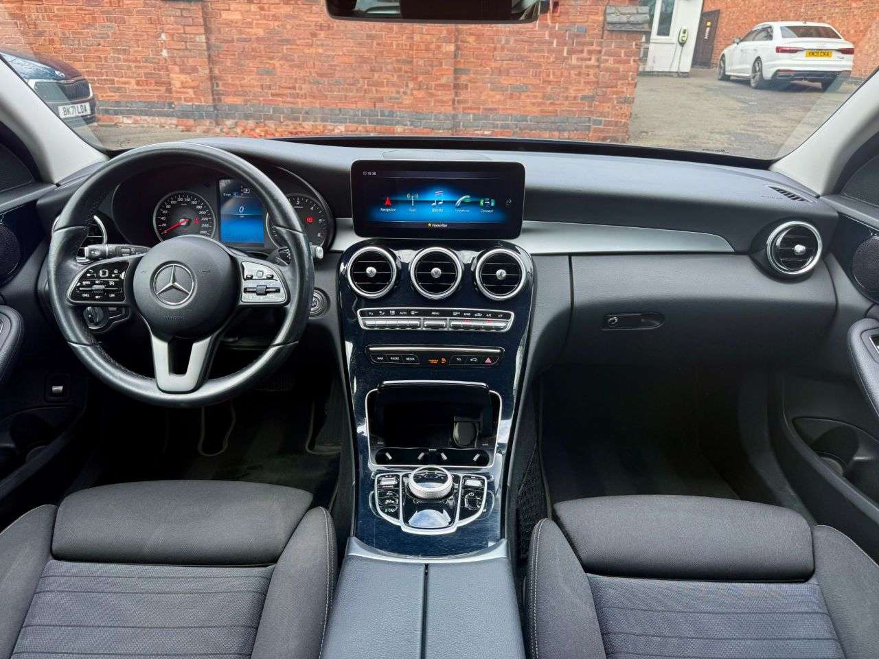 A null MERCEDES-BENZ C-CLASS C180D BUSINESS SOLUTION AUTO 5DR ESTATE LHD A null MERCEDES-BENZ C-CLASS C180D BUSINESS SOLUTION AUTO 5DR ESTATE LHD