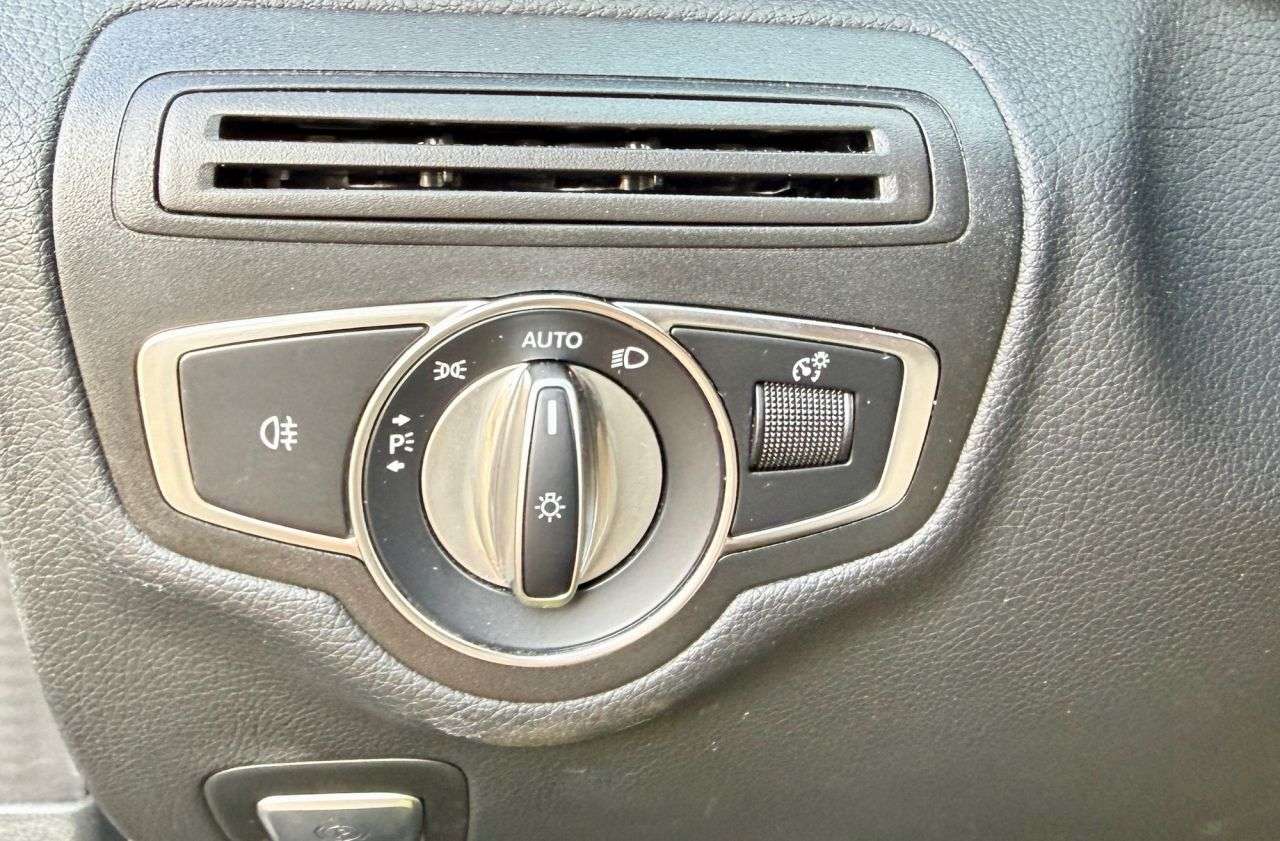 null MERCEDES-BENZ C-CLASS null MERCEDES-BENZ C-CLASS