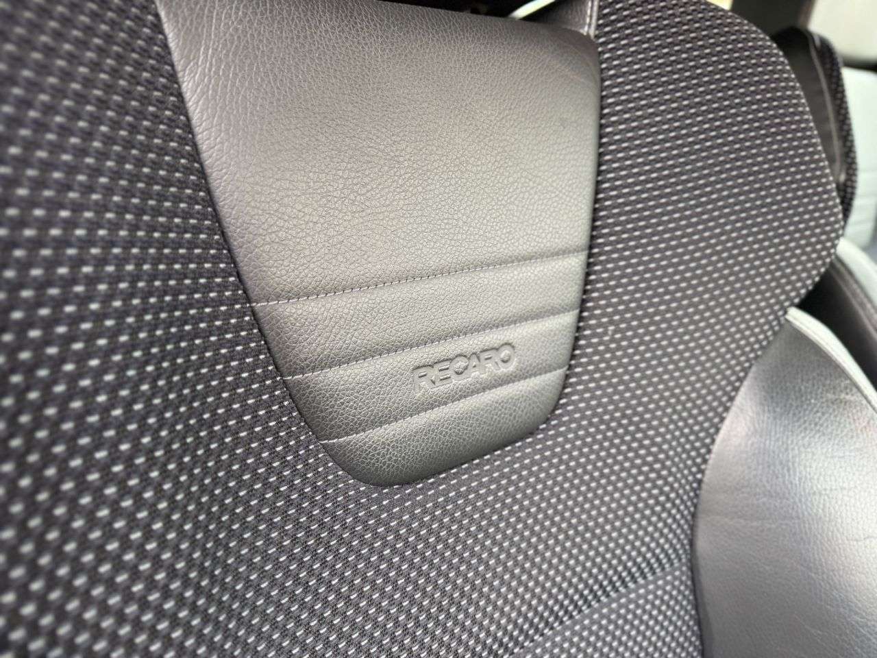 A 2008 VAUXHALL ASTRA 2.0i 16v VXR Sport Hatch 3dr Petrol Manual (221 g/km, 237 bhp) A 2008 VAUXHALL ASTRA 2.0i 16v VXR Sport Hatch 3dr Petrol Manual (221 g/km, 237 bhp)