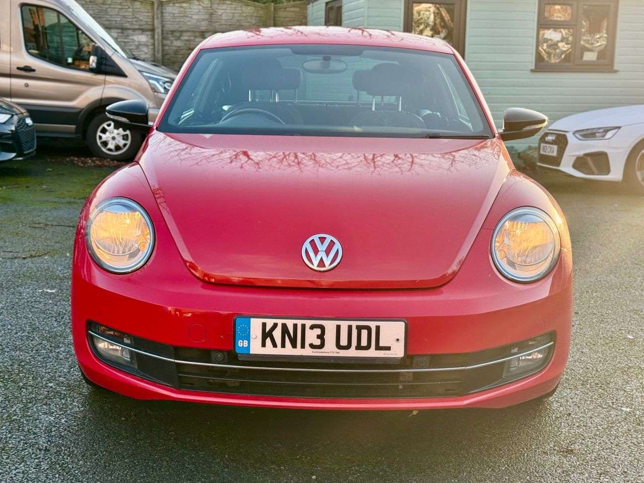 A 2013 VOLKSWAGEN BEETLE 2.0 TDI Sport Hatchback 3dr Diesel DSG Euro 5 (140 ps) A 2013 VOLKSWAGEN BEETLE 2.0 TDI Sport Hatchback 3dr Diesel DSG Euro 5 (140 ps)