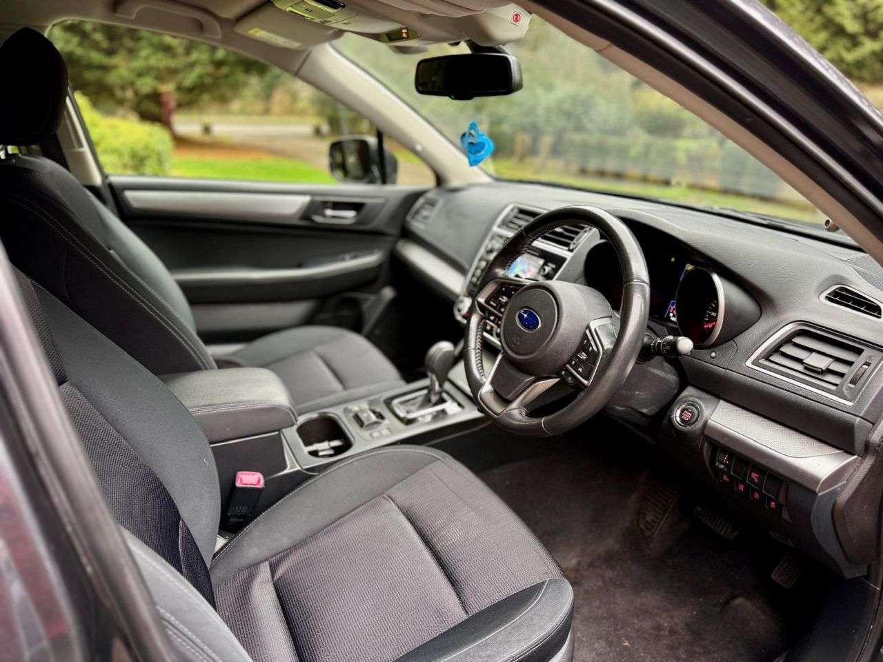A 2018 SUBARU OUTBACK 2.5i SE Estate 5dr Petrol Lineartronic 4WD Euro 6 (s/s) (175 ps) A 2018 SUBARU OUTBACK 2.5i SE Estate 5dr Petrol Lineartronic 4WD Euro 6 (s/s) (175 ps)