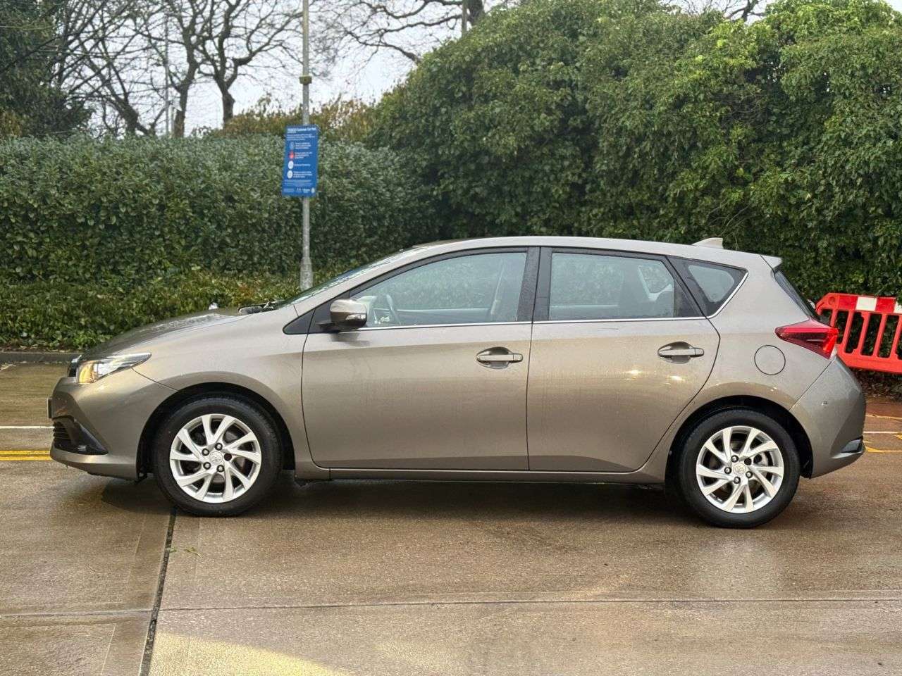 2017 TOYOTA AURIS 2017 TOYOTA AURIS