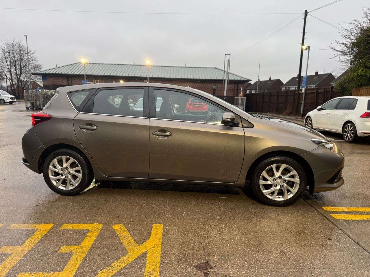 2017 TOYOTA AURIS 2017 TOYOTA AURIS