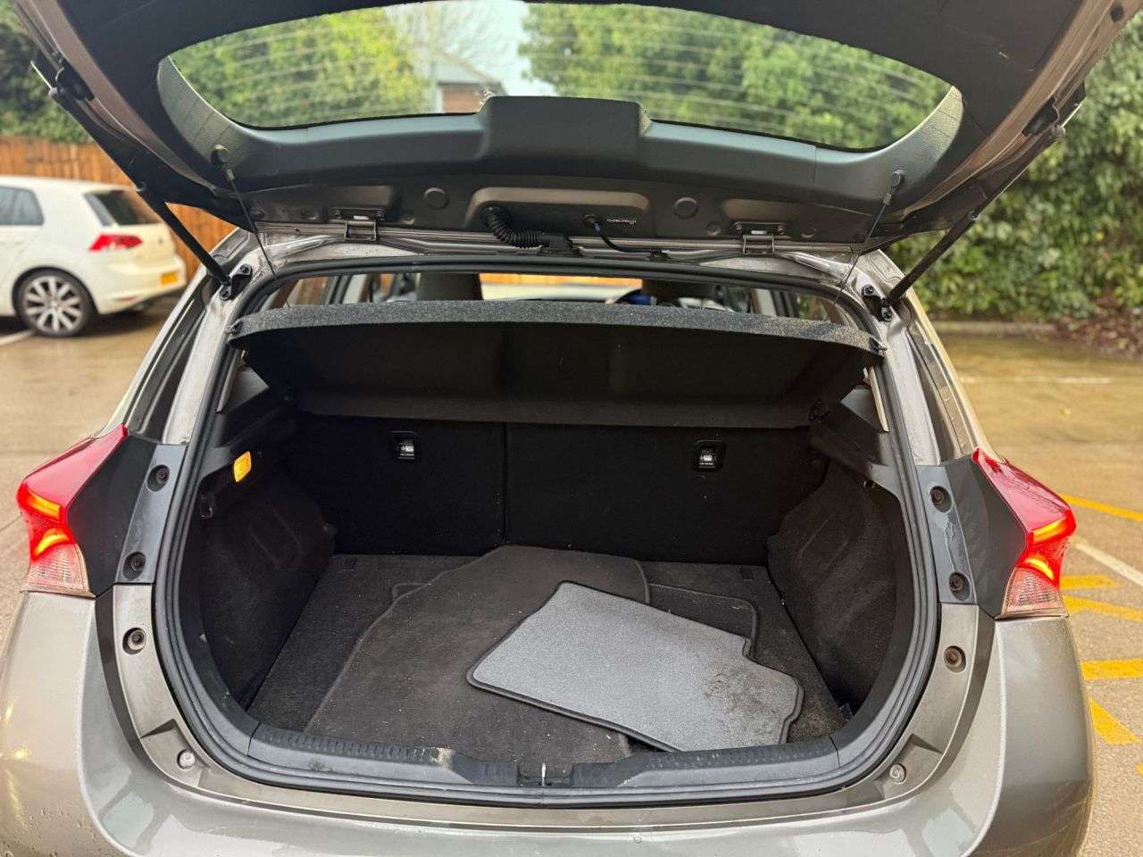 2017 TOYOTA AURIS 2017 TOYOTA AURIS