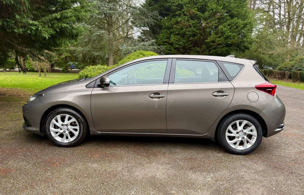 2017 TOYOTA AURIS 2017 TOYOTA AURIS