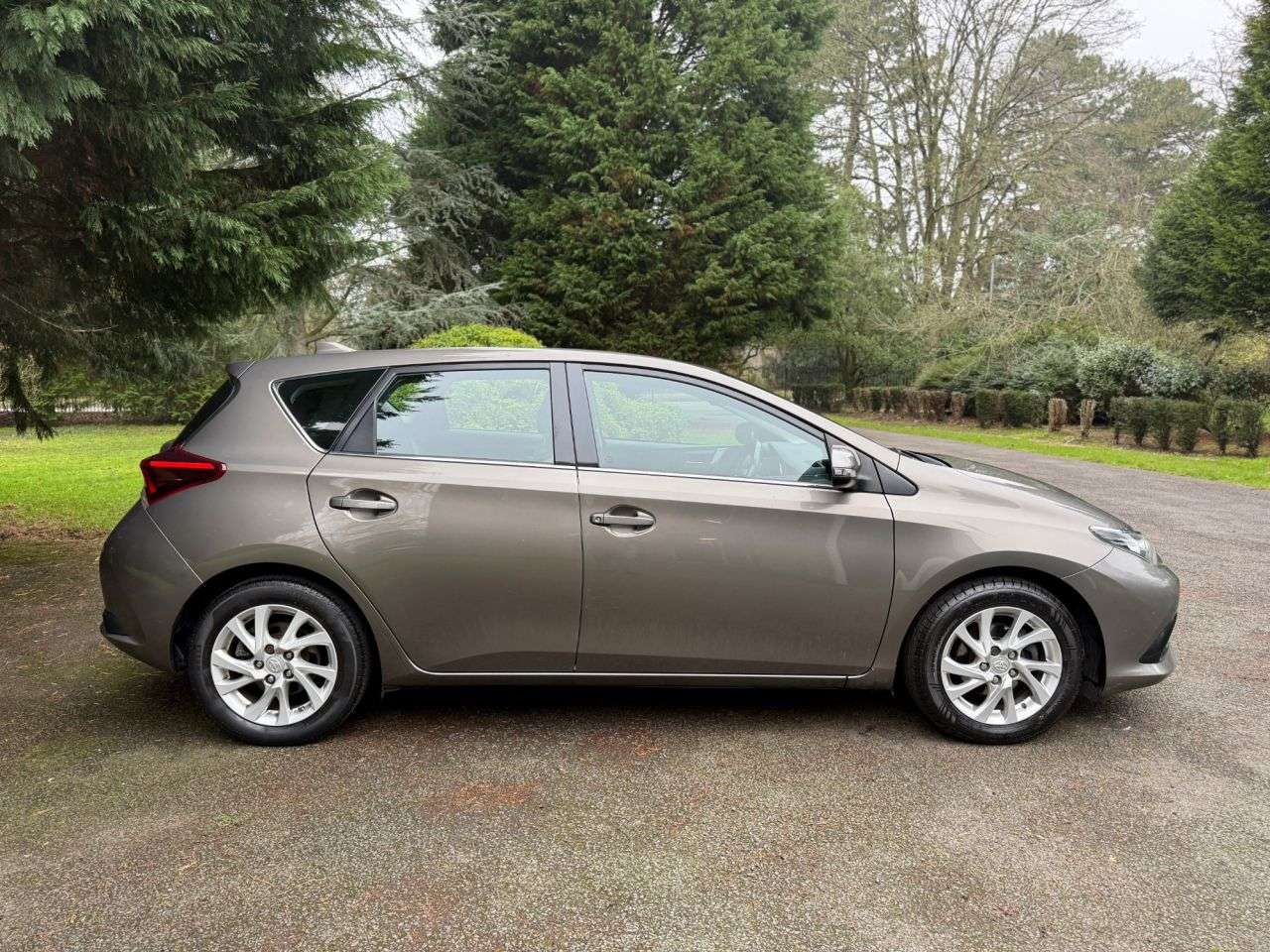 2017 TOYOTA AURIS 2017 TOYOTA AURIS