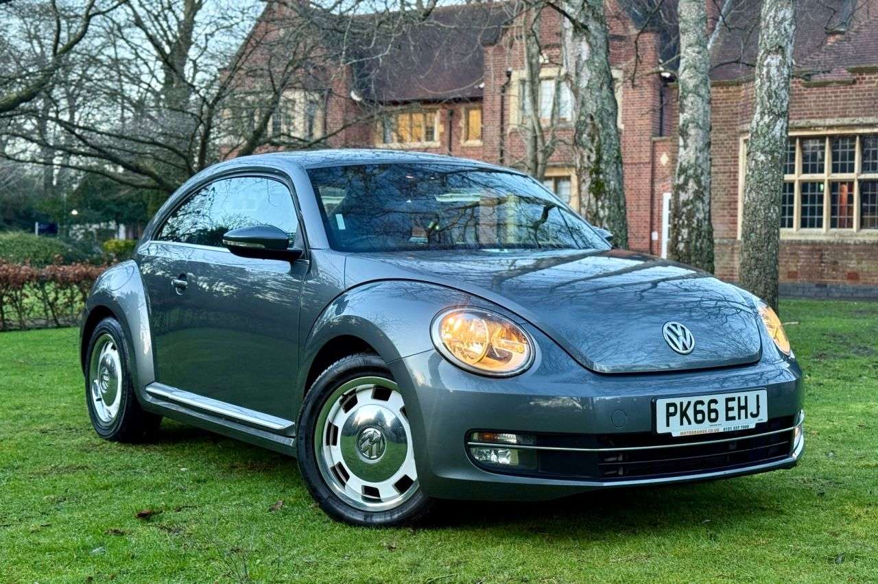 A 2016 VOLKSWAGEN BEETLE 1.2 TSI BlueMotion Tech Design Hatchback 3dr Petrol Manual Euro 6 (s/s) (10 A 2016 VOLKSWAGEN BEETLE 1.2 TSI BlueMotion Tech Design Hatchback 3dr Petrol Manual Euro 6 (s/s) (10