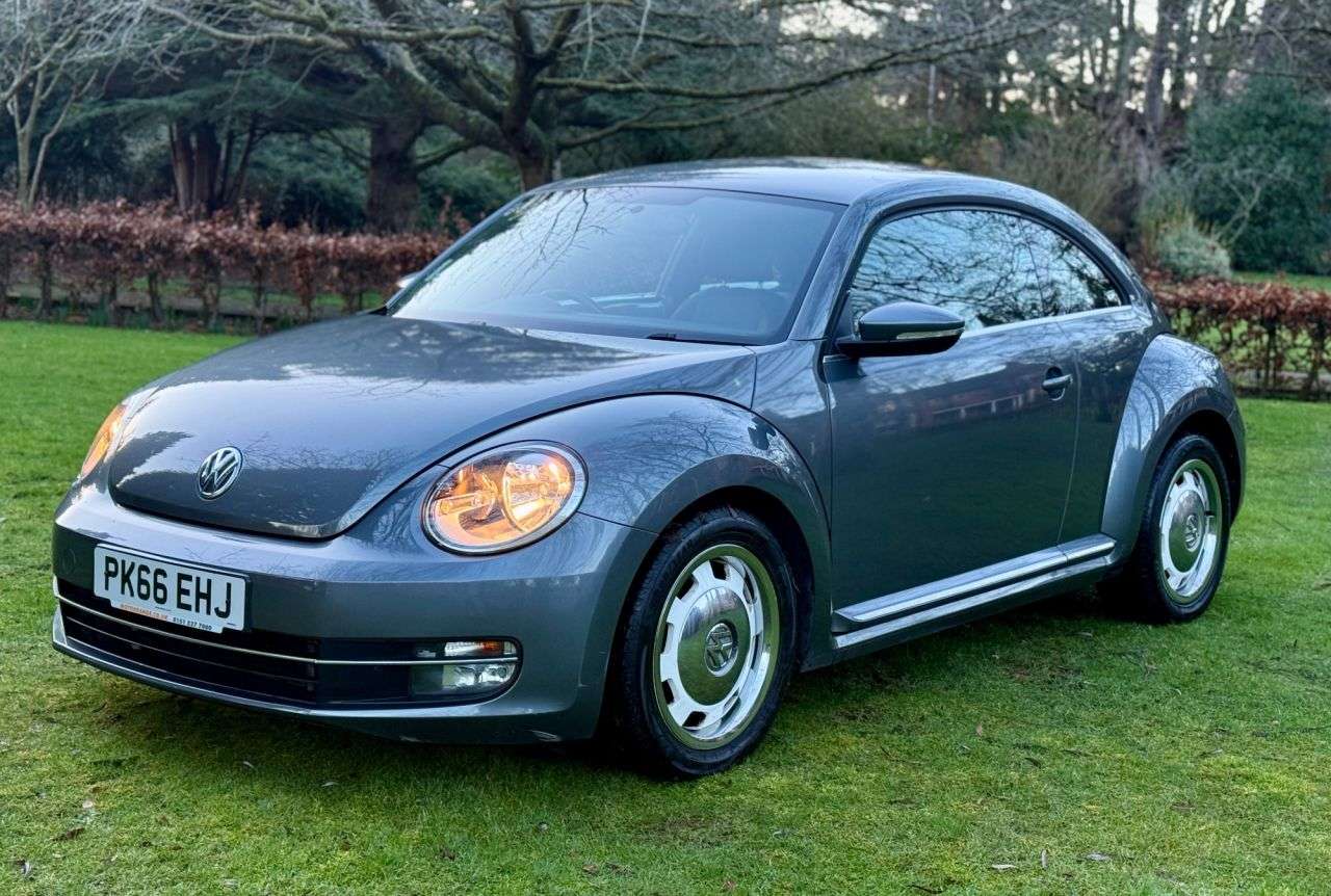 A 2016 VOLKSWAGEN BEETLE 1.2 TSI BlueMotion Tech Design Hatchback 3dr Petrol Manual Euro 6 (s/s) (10 A 2016 VOLKSWAGEN BEETLE 1.2 TSI BlueMotion Tech Design Hatchback 3dr Petrol Manual Euro 6 (s/s) (10