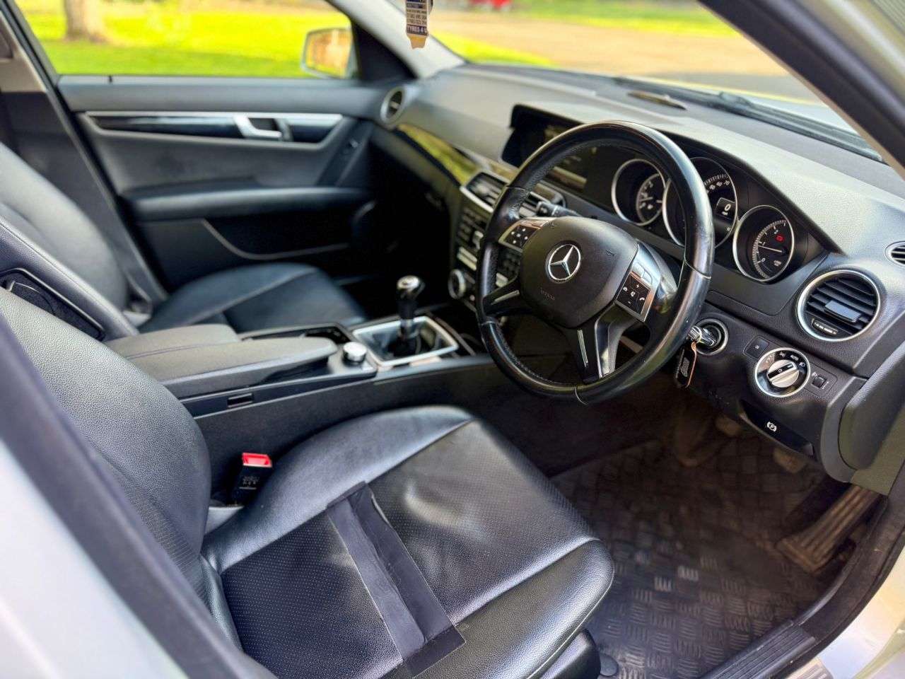 A 2014 MERCEDES-BENZ C-CLASS 2.1 C220 CDI Executive SE (Premium) Estate 5dr Diesel Manual Euro 5 (s/s) ( A 2014 MERCEDES-BENZ C-CLASS 2.1 C220 CDI Executive SE (Premium) Estate 5dr Diesel Manual Euro 5 (s/s) (