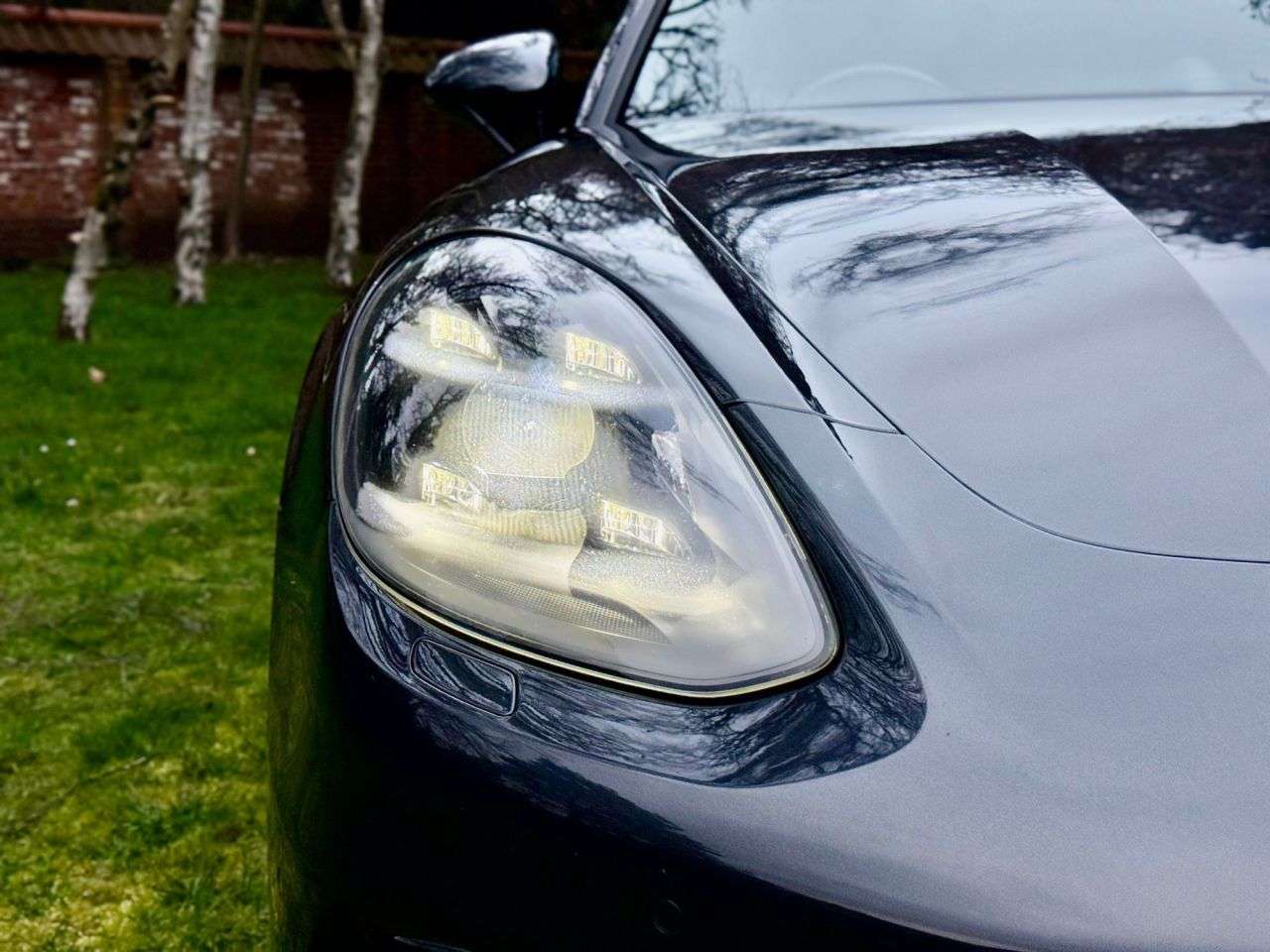 2018 PORSCHE PANAMERA 2018 PORSCHE PANAMERA