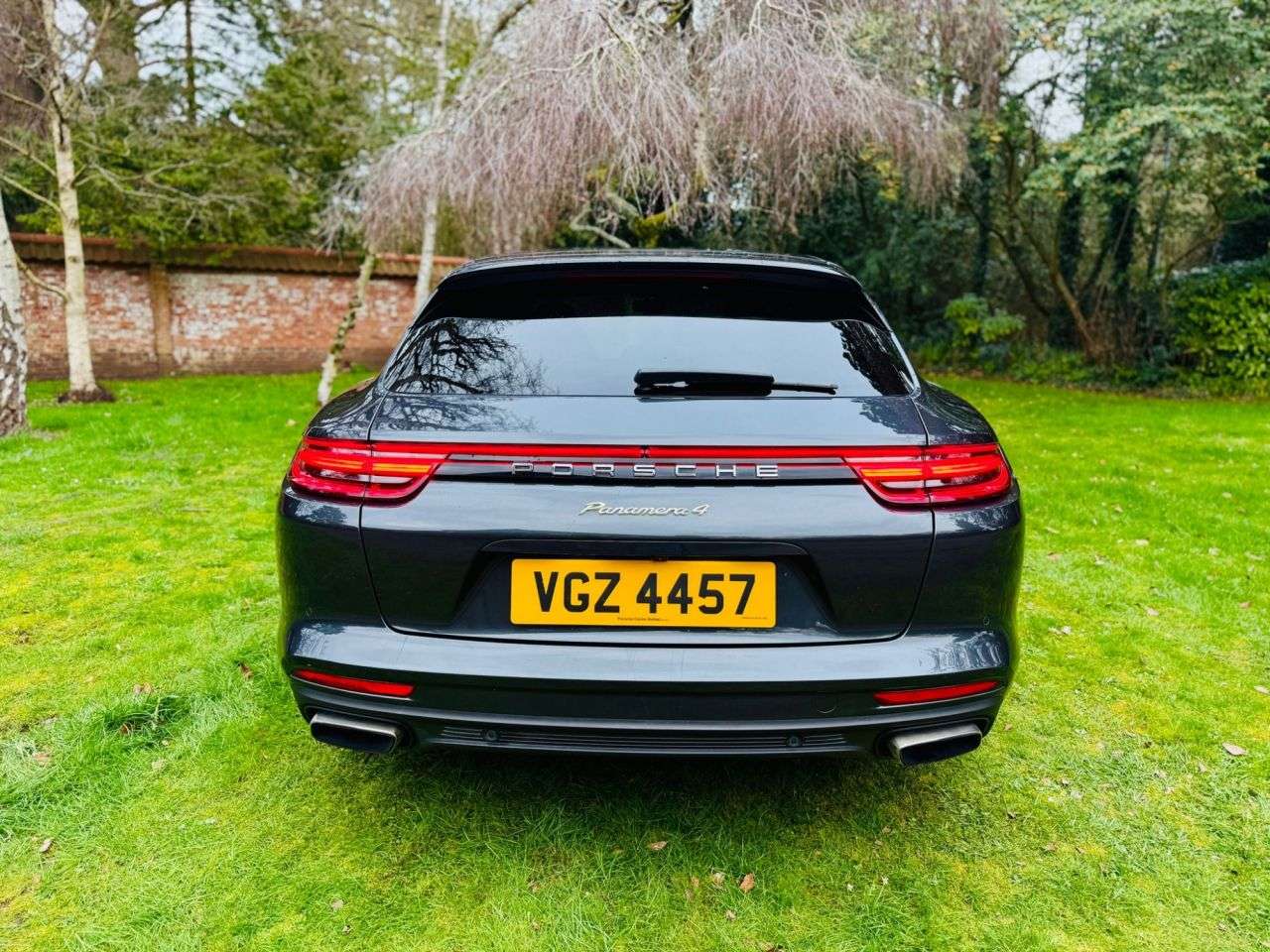 2018 PORSCHE PANAMERA 2018 PORSCHE PANAMERA