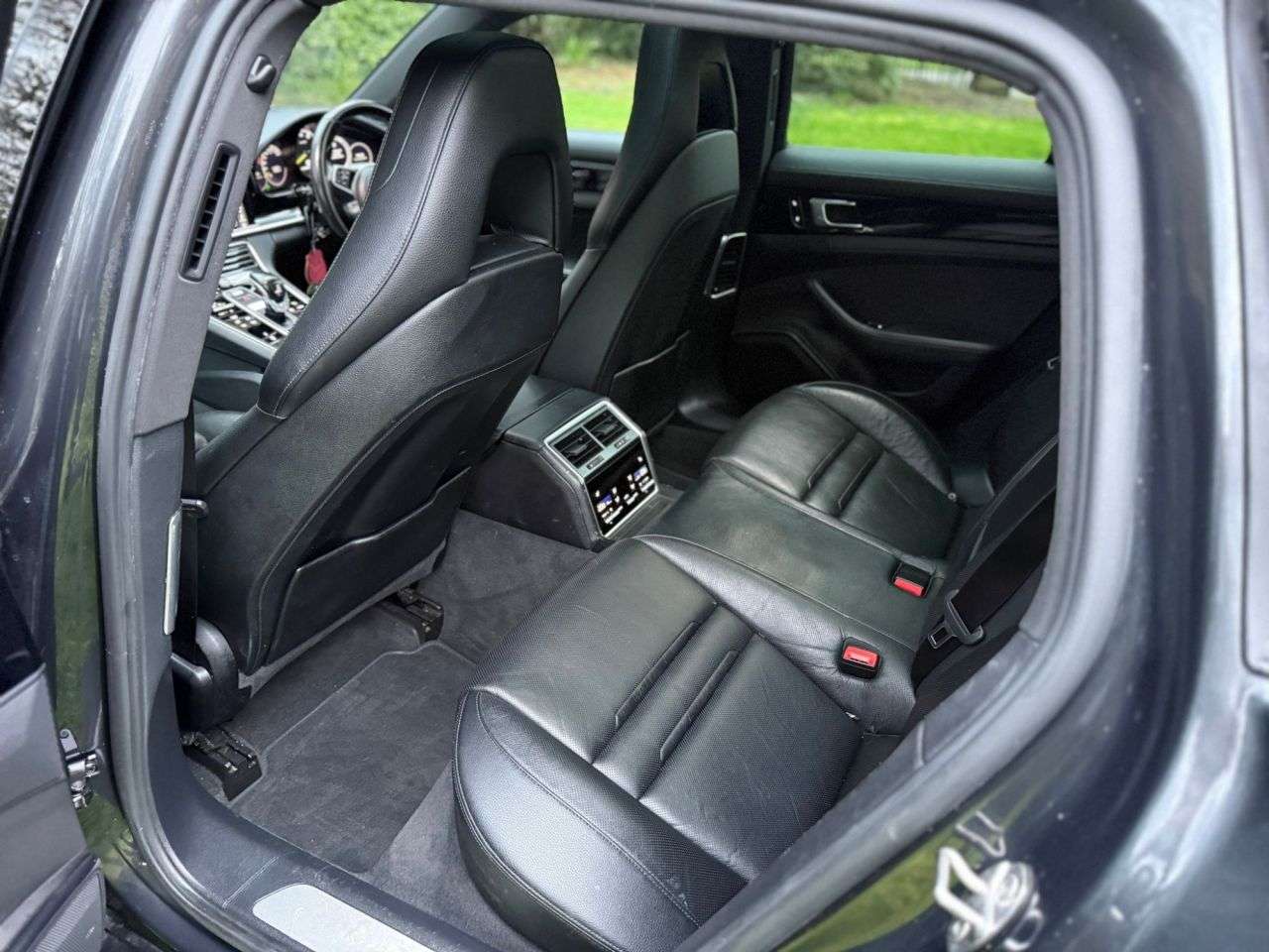 2018 PORSCHE PANAMERA 2018 PORSCHE PANAMERA