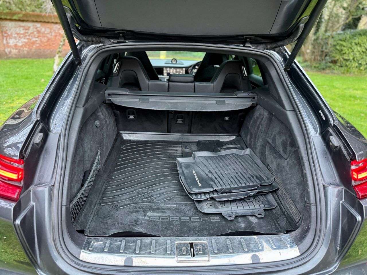 2018 PORSCHE PANAMERA 2018 PORSCHE PANAMERA