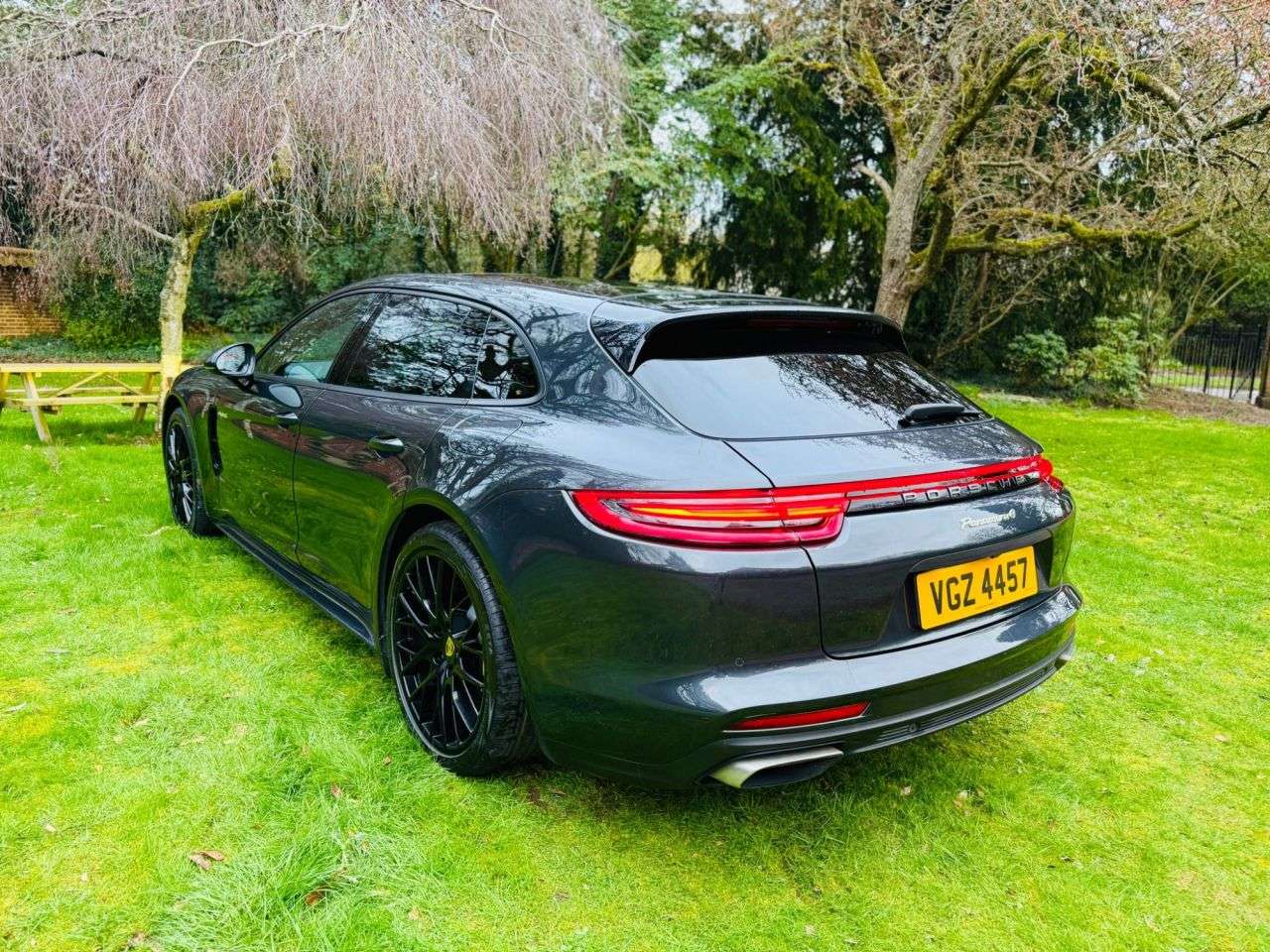 2018 PORSCHE PANAMERA 2018 PORSCHE PANAMERA