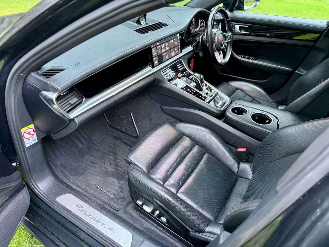 2018 PORSCHE PANAMERA 2018 PORSCHE PANAMERA