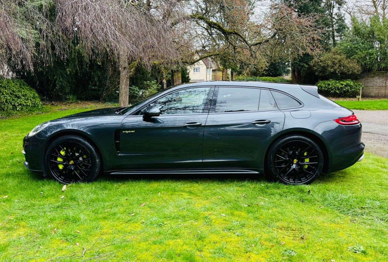 2018 PORSCHE PANAMERA 2018 PORSCHE PANAMERA