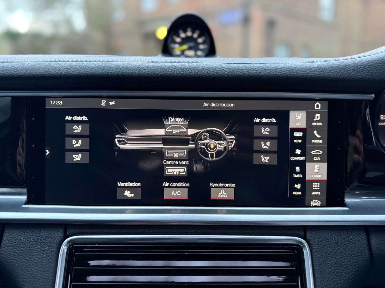 2018 PORSCHE PANAMERA 2018 PORSCHE PANAMERA