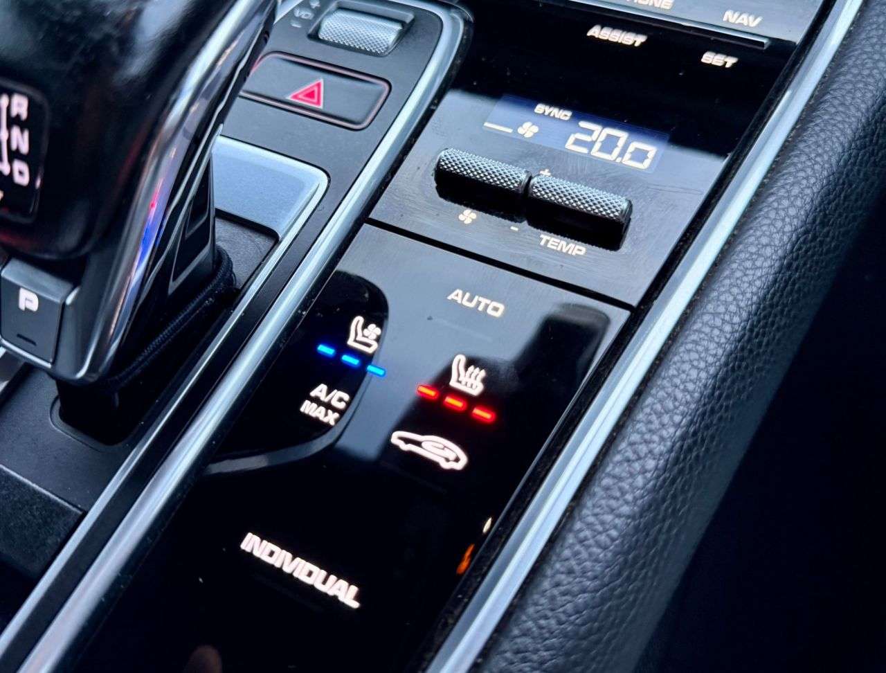 2018 PORSCHE PANAMERA 2018 PORSCHE PANAMERA