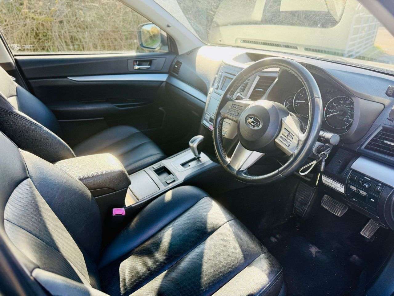 A 2012 SUBARU OUTBACK 2.5i SE Estate 5dr Petrol Lineartronic 4WD Euro 5 (167 ps) A 2012 SUBARU OUTBACK 2.5i SE Estate 5dr Petrol Lineartronic 4WD Euro 5 (167 ps)