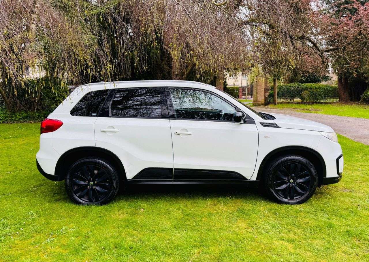 A 2018 SUZUKI VITARA 1.6 Kuro SUV 5dr Petrol Manual Euro 6 (s/s) (120 ps) A 2018 SUZUKI VITARA 1.6 Kuro SUV 5dr Petrol Manual Euro 6 (s/s) (120 ps)