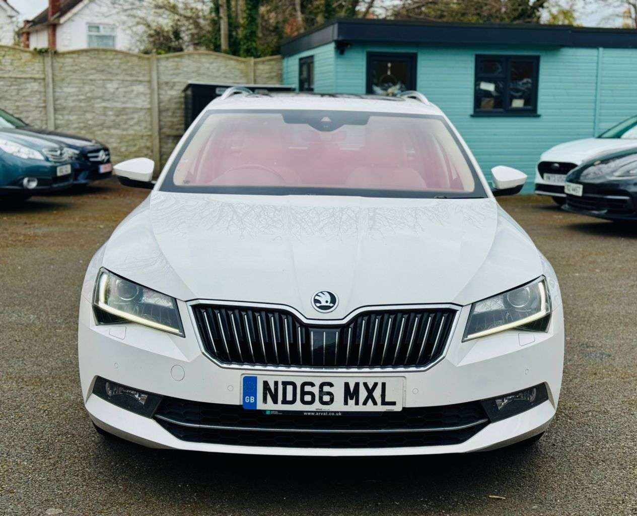 A 2017 SKODA SUPERB 2.0 TDI Laurin & Klement Estate 5dr Diesel DSG Auto 6Spd Euro 6 (s/s) (150 A 2017 SKODA SUPERB 2.0 TDI Laurin & Klement Estate 5dr Diesel DSG Auto 6Spd Euro 6 (s/s) (150