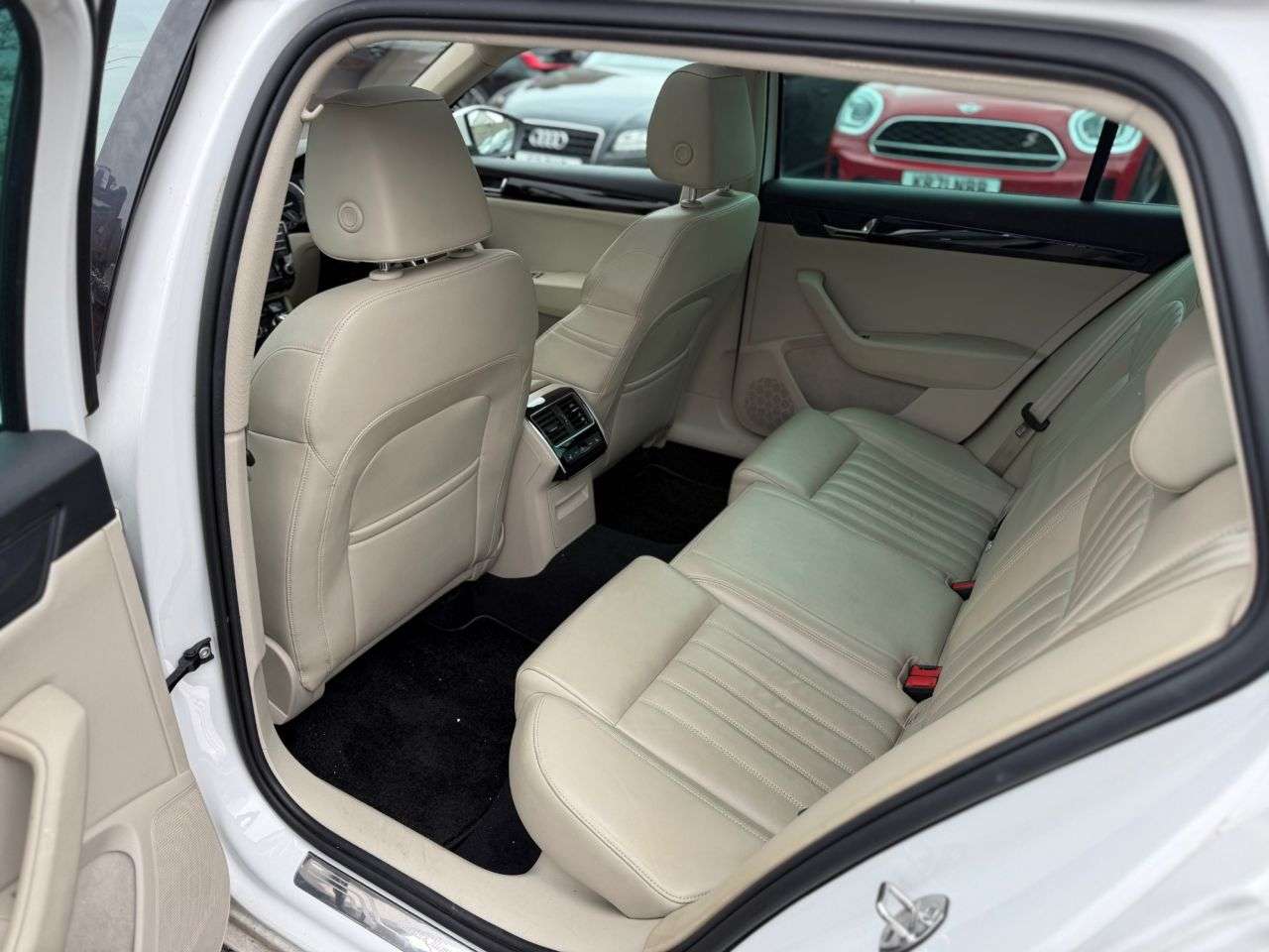 2017 SKODA SUPERB 2017 SKODA SUPERB