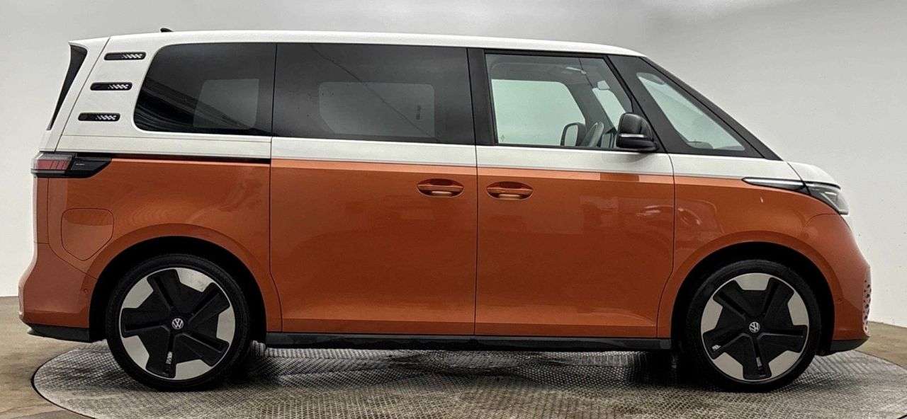 A 2023 VOLKSWAGEN ID. BUZZ Pro 77kWh Style MPV 5dr Electric Auto (204 ps) A 2023 VOLKSWAGEN ID. BUZZ Pro 77kWh Style MPV 5dr Electric Auto (204 ps)
