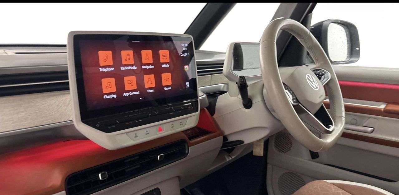 A 2023 VOLKSWAGEN ID. BUZZ Pro 77kWh Style MPV 5dr Electric Auto (204 ps) A 2023 VOLKSWAGEN ID. BUZZ Pro 77kWh Style MPV 5dr Electric Auto (204 ps)