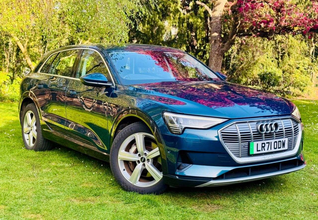 A 2021 AUDI E-TRON 50 Technik SUV 5dr Electric Auto quattro 71.2kWh (11kW Charger) (313 ps) A 2021 AUDI E-TRON 50 Technik SUV 5dr Electric Auto quattro 71.2kWh (11kW Charger) (313 ps)