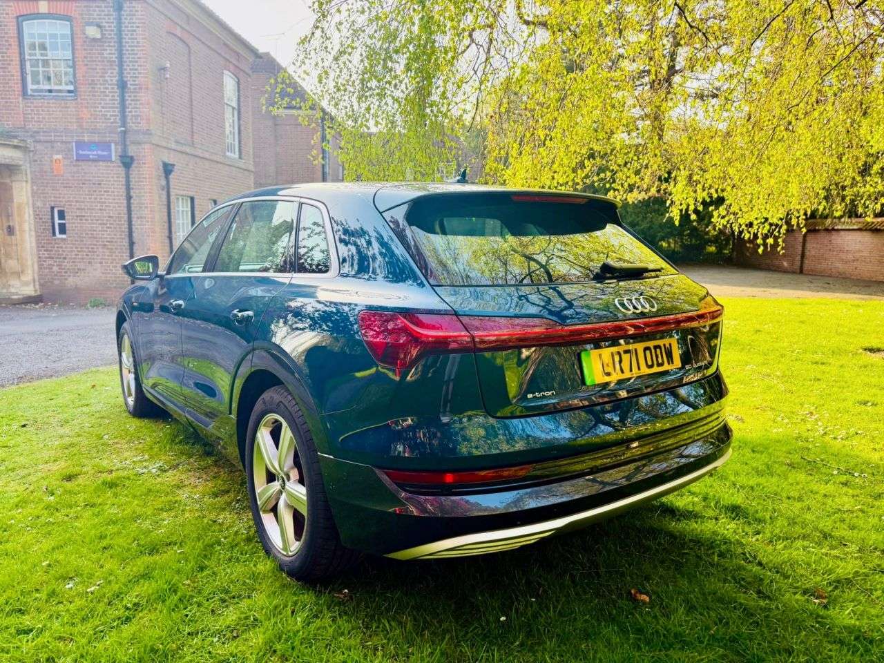 2021 AUDI E-TRON 2021 AUDI E-TRON