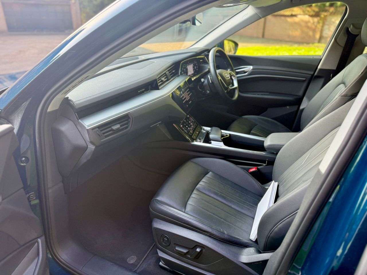 2021 AUDI E-TRON 2021 AUDI E-TRON