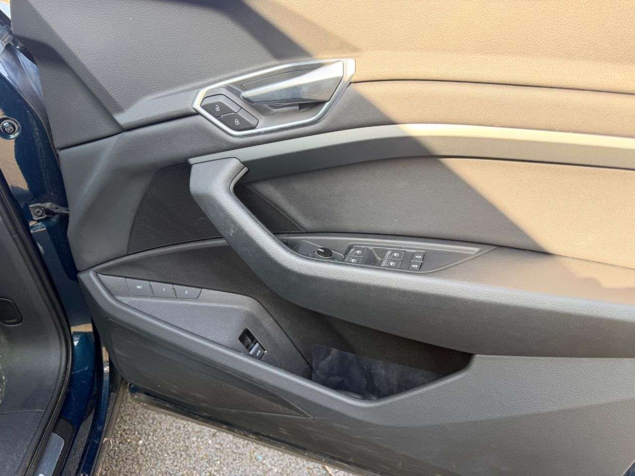 2021 AUDI E-TRON 2021 AUDI E-TRON