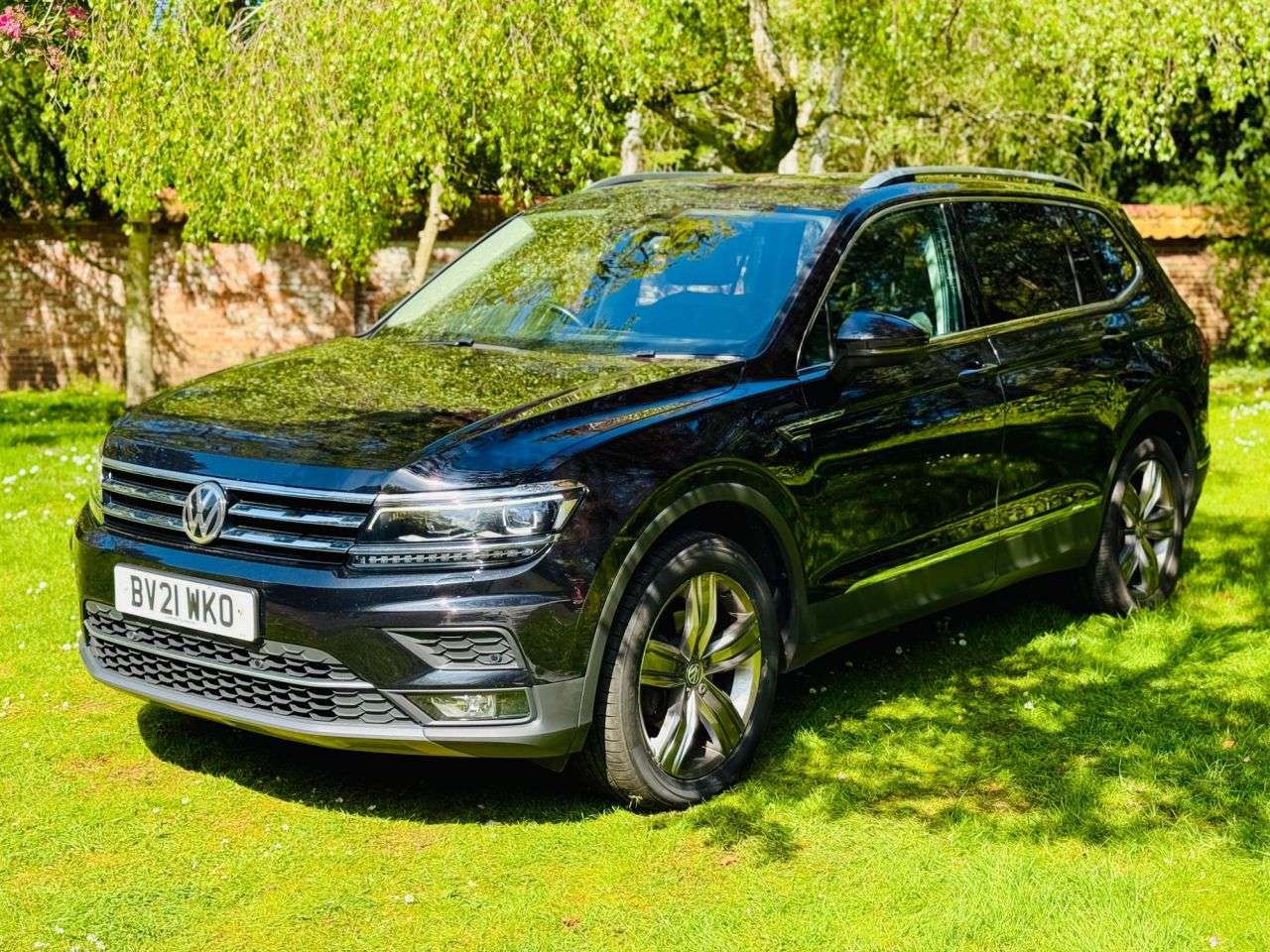 A 2021 VOLKSWAGEN TIGUAN ALLSPACE 1.5 TSI EVO SEL SUV 5dr Petrol DSG Euro 6 (s/s) (150 ps) A 2021 VOLKSWAGEN TIGUAN ALLSPACE 1.5 TSI EVO SEL SUV 5dr Petrol DSG Euro 6 (s/s) (150 ps)