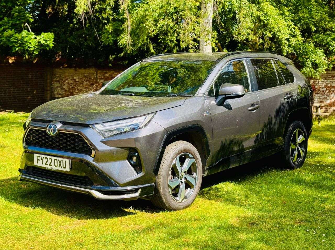 A 2022 TOYOTA RAV4 2.5 VVT 18.1kWh Design SUV 5dr Petrol Plug-in Hybrid CVT 4WD Euro 6 (s/s) ( A 2022 TOYOTA RAV4 2.5 VVT 18.1kWh Design SUV 5dr Petrol Plug-in Hybrid CVT 4WD Euro 6 (s/s) (