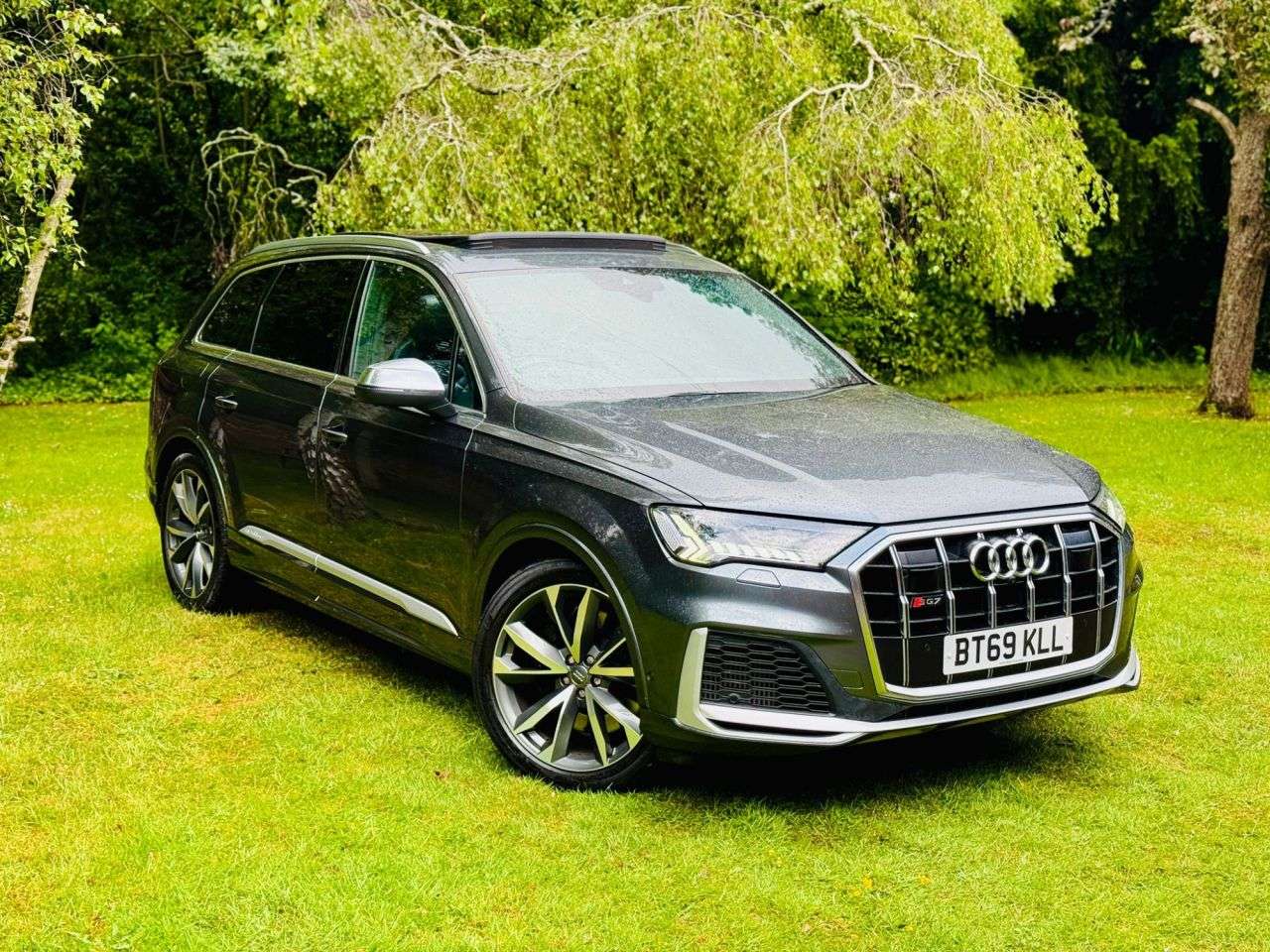 A 2019 AUDI SQ7 4.0 TDI V8 SUV 5dr Diesel Tiptronic quattro Euro 6 (s/s) (435 ps) A 2019 AUDI SQ7 4.0 TDI V8 SUV 5dr Diesel Tiptronic quattro Euro 6 (s/s) (435 ps)