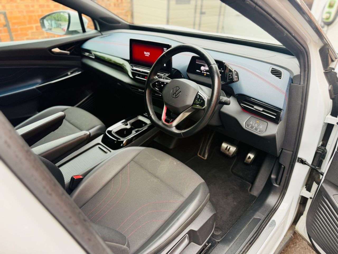 A 2021 VOLKSWAGEN ID.4 77kWh GTX SUV 5dr Electric Auto 4Motion (299 ps) A 2021 VOLKSWAGEN ID.4 77kWh GTX SUV 5dr Electric Auto 4Motion (299 ps)