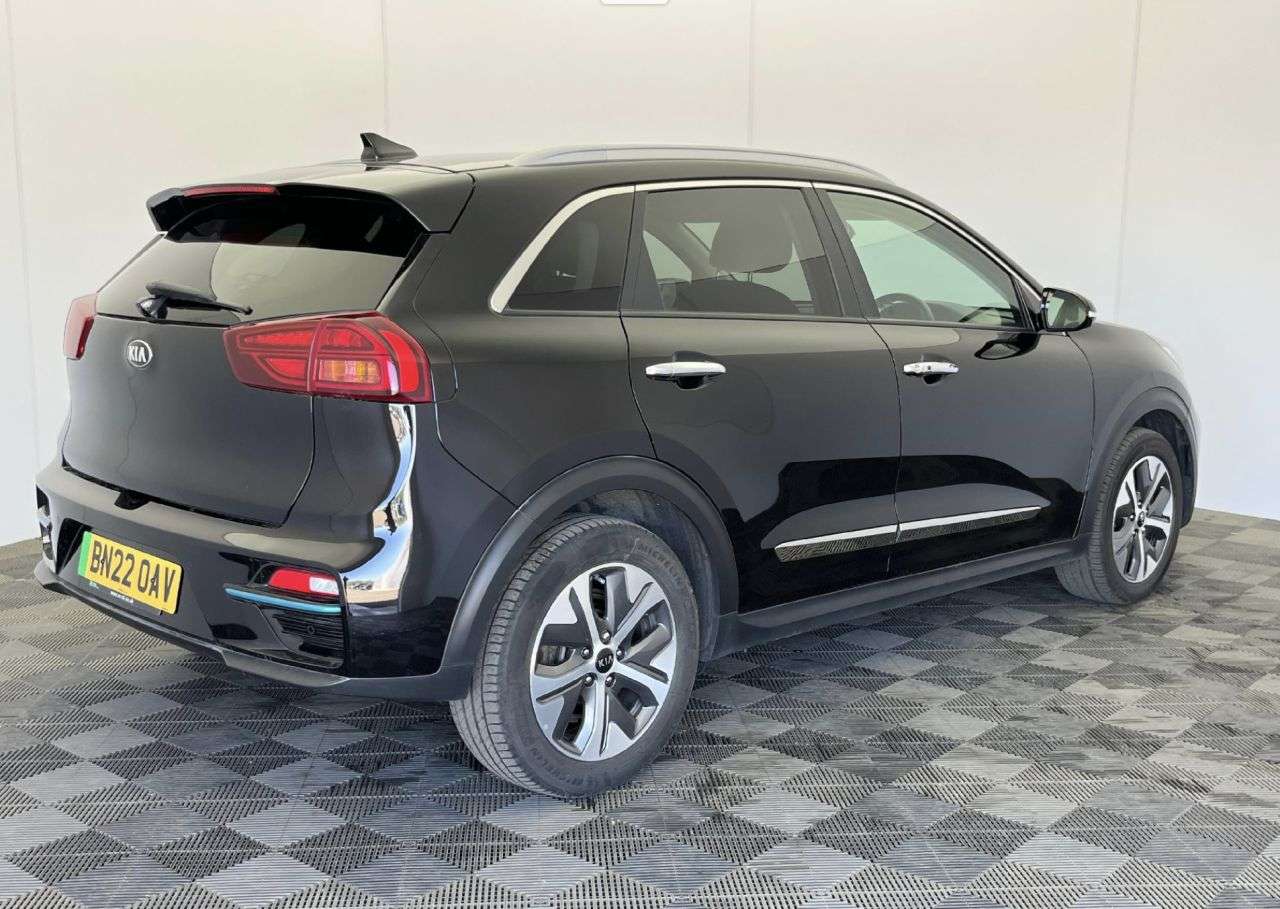 A 2022 KIA NIRO 64kWh 4+ SUV 5dr Electric Auto (201 bhp) A 2022 KIA NIRO 64kWh 4+ SUV 5dr Electric Auto (201 bhp)
