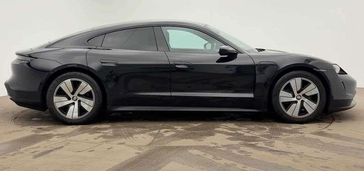 A 2022 PORSCHE TAYCAN Performance Plus 93.4kWh Saloon 4dr Electric Auto RWD (11kW Charger) (476 p A 2022 PORSCHE TAYCAN Performance Plus 93.4kWh Saloon 4dr Electric Auto RWD (11kW Charger) (476 p