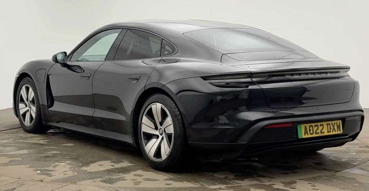 A 2022 PORSCHE TAYCAN Performance Plus 93.4kWh Saloon 4dr Electric Auto RWD (11kW Charger) (476 p A 2022 PORSCHE TAYCAN Performance Plus 93.4kWh Saloon 4dr Electric Auto RWD (11kW Charger) (476 p